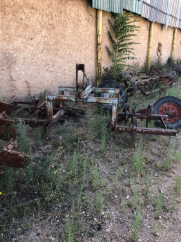 APEROS DE LABRANZA Y VARIOS